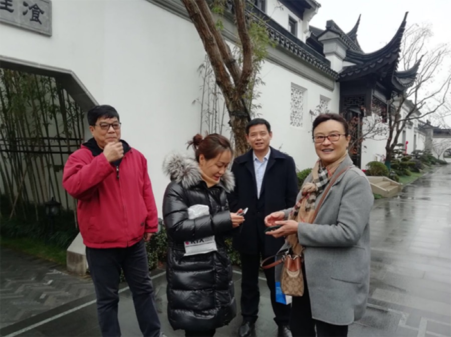 迅立达集团董事长贺杰考察上海桃花源项目开 配图